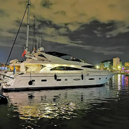 Botel Rent Luxury Motor Yacht Barcellona