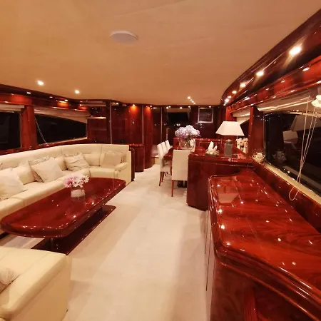 Rent Luxury Motor Yacht Barcelona