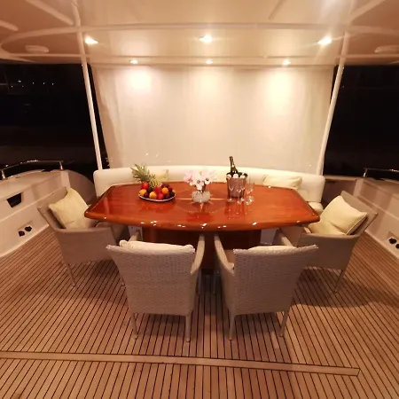 Rent Luxury Motor Yacht Barcelona