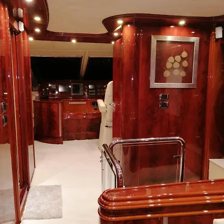 Rent Luxury Motor Yacht *